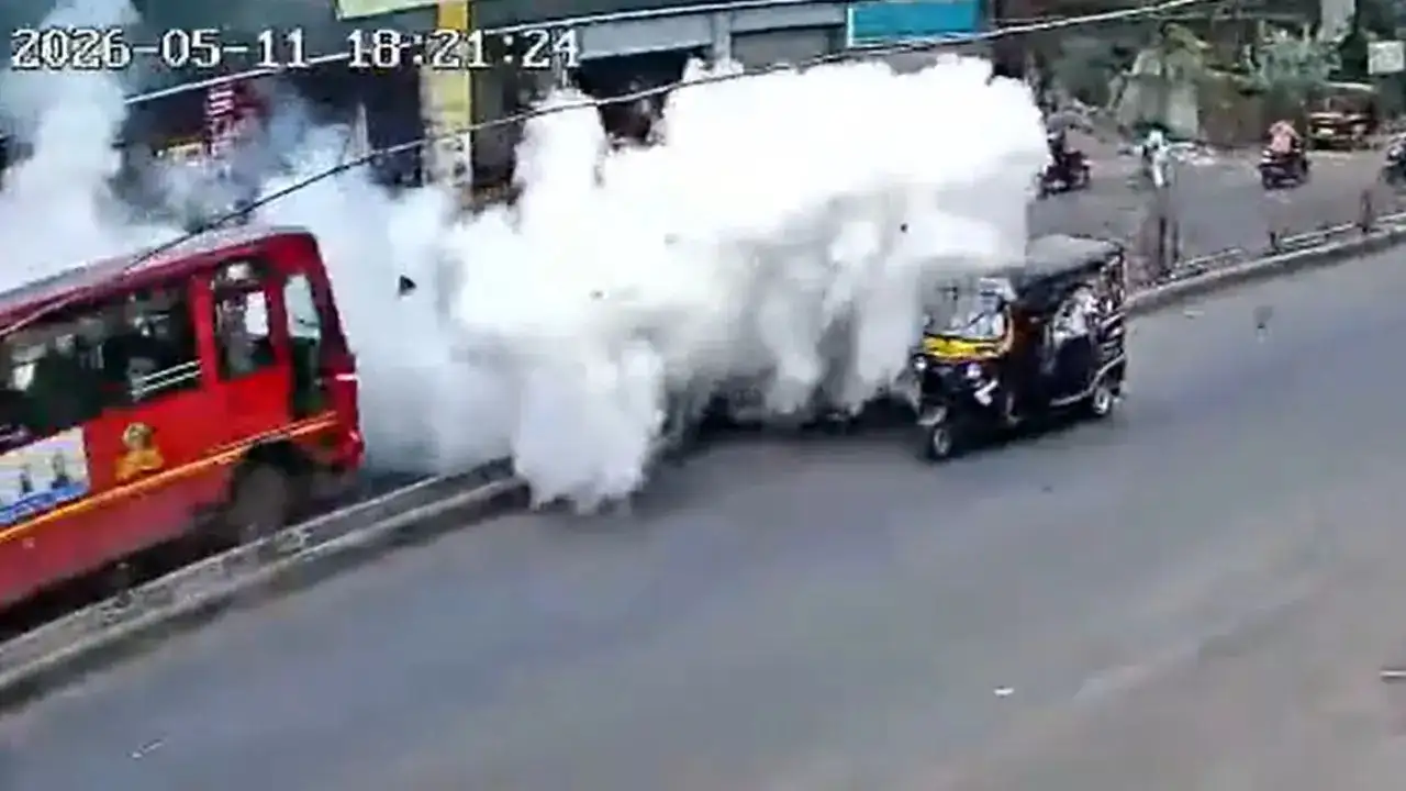 Solapur car loading box explosion CCTV video